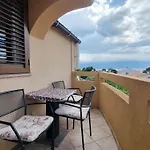 Lägenhet In Mit Eigenem Balkon By Interhome