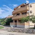Lägenhet In Mit Eigenem Balkon By Interhome *