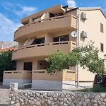 Lägenhet In Mit Eigenem Balkon By Interhome Baška