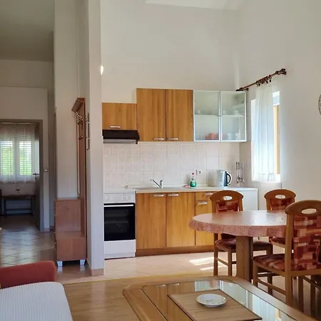 Lägenhet In Mit Eigenem Balkon By Interhome *