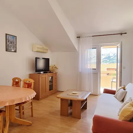 In Mit Eigenem Balkon By Interhome Lägenhet *