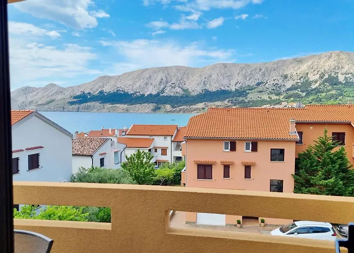 Apartamento In Mit Eigenem Balkon By Interhome