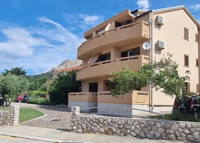 Apartamento In Mit Eigenem Balkon By Interhome *